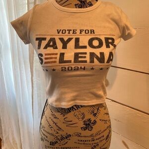 Altar’d State XS cropped tee, Taylor Swift, Selena Gomez, babydoll tee, EUC